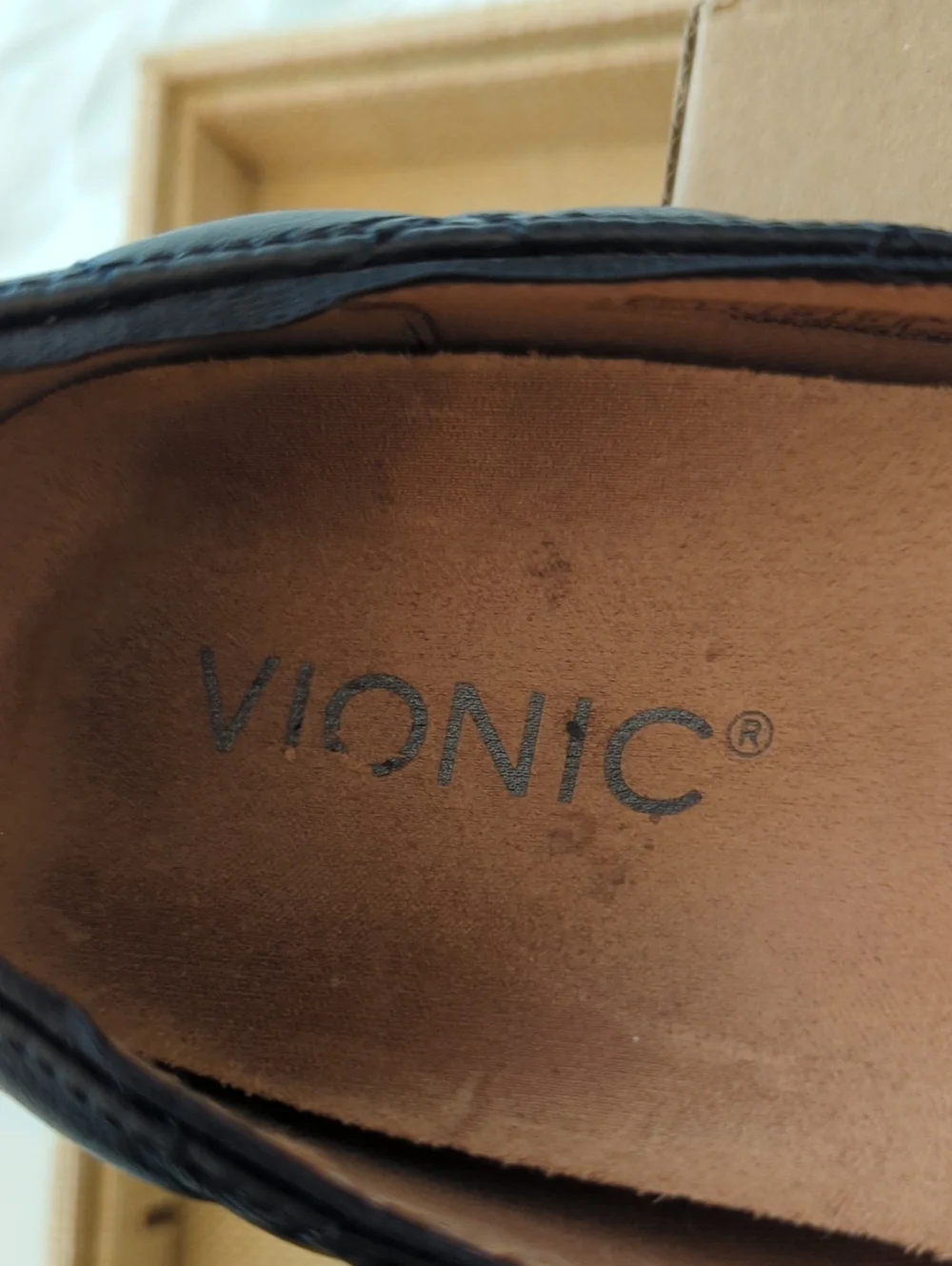 Vionic Black Quilted Ballet Flats with Patent Cap Toe 7